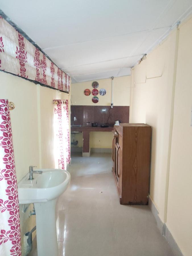 Shree Homes- Ac Delux Suite กูวาฮาติ ภายนอก รูปภาพ